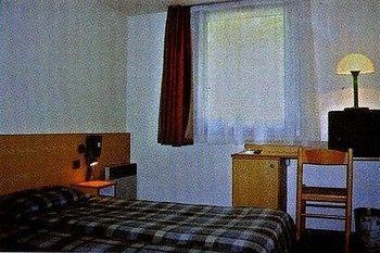 Hostellerie Des Enclos Guimiliau Kültér fotó